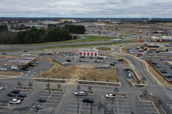 Outparcel - Lewis Crossing Shopping Center: 1200 S Amity Rd, Conway, AR 72032